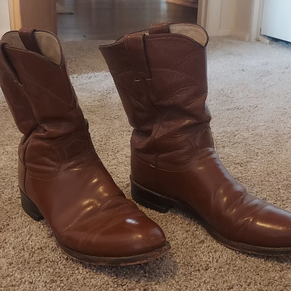 Justin cowboy boots. Brown size 9B